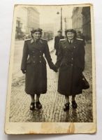 Foto ženy v uniformě 1953